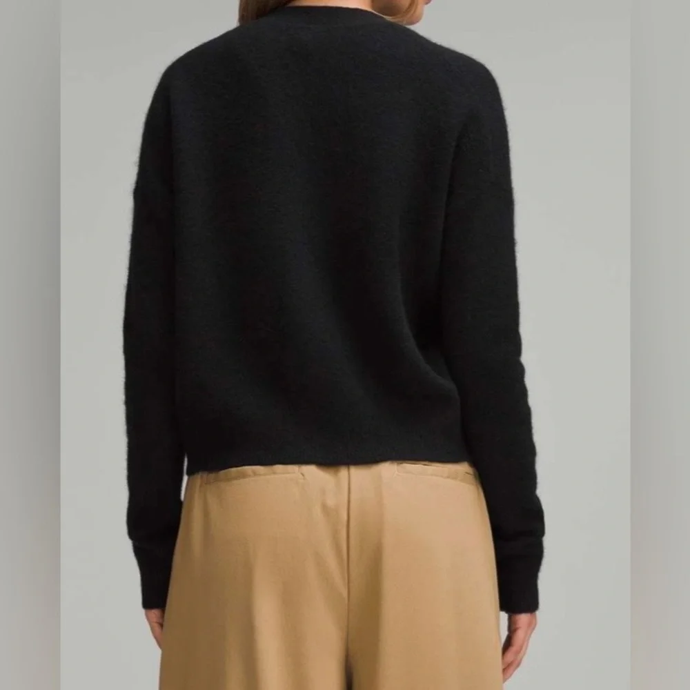 NWT Lululemon Womens Alpaca Wool-Blend Cardigan Sweater in Black in Size Medium